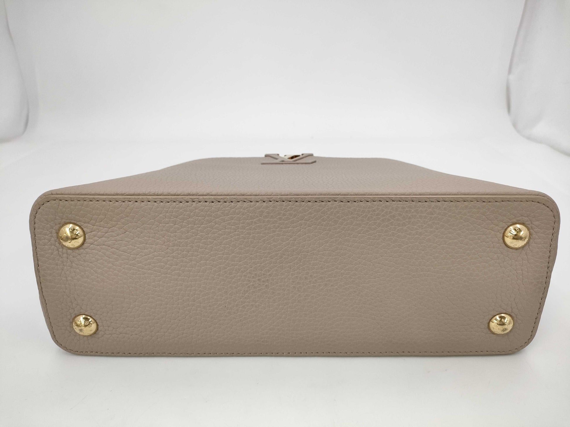 LOUIS VUITTON Louis Vuitton Capucine MM Handbag