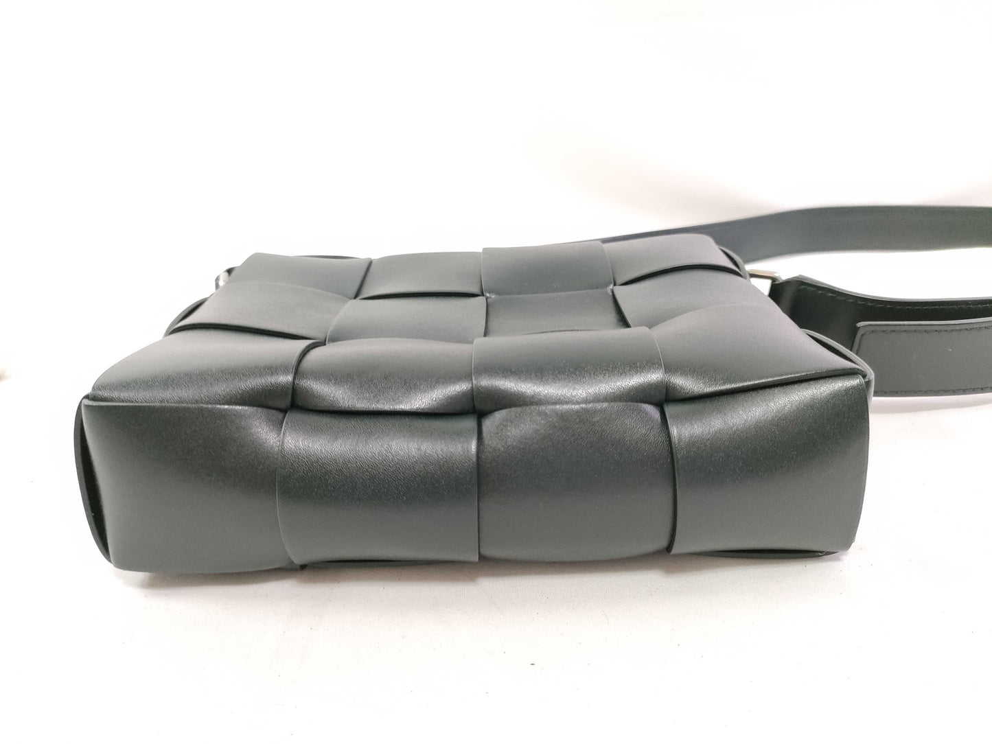 BOTTEGA VENETA BOTTEGA VENETA Cassette Camera Shoulder Bag