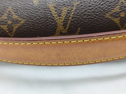LOUIS VUITTON Monogram Pochette Metis Handbag