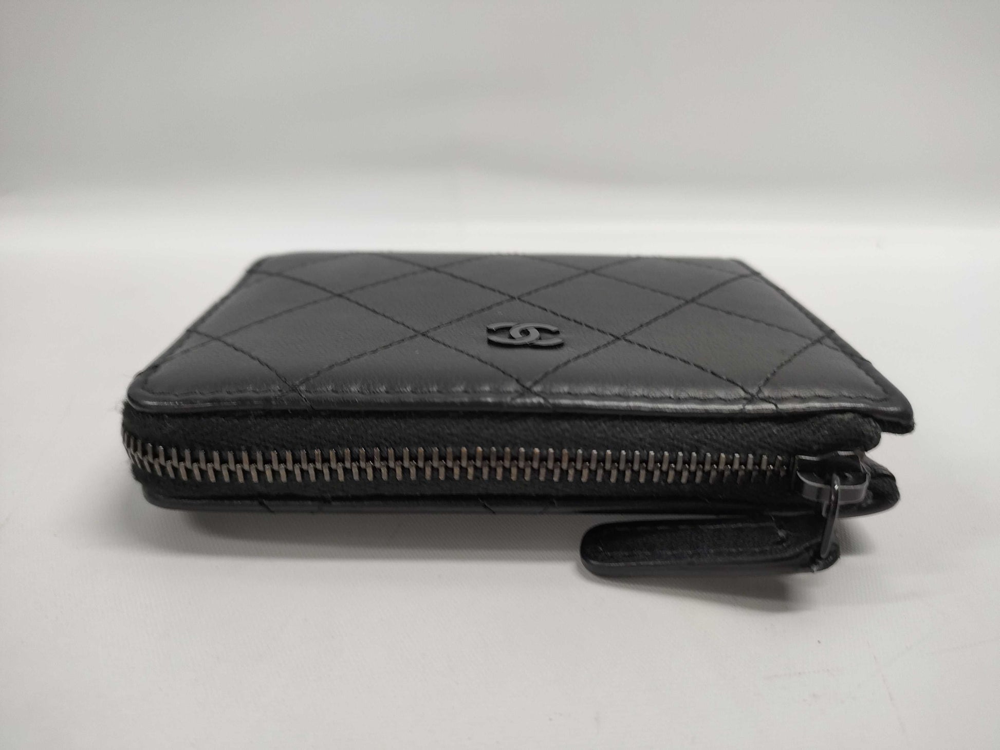 CHANEL CHANEL Matelasse Coin Case in Black Calf Leather with Black Hardware
