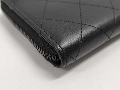 CHANEL CHANEL Matelasse Coin Case in Black Calf Leather with Black Hardware