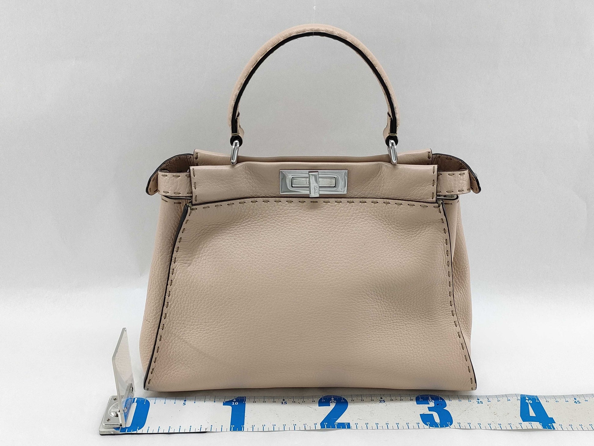 FENDI Peekaboo Iconic Medium Handbag/Selleria 8BN290 Handbag
