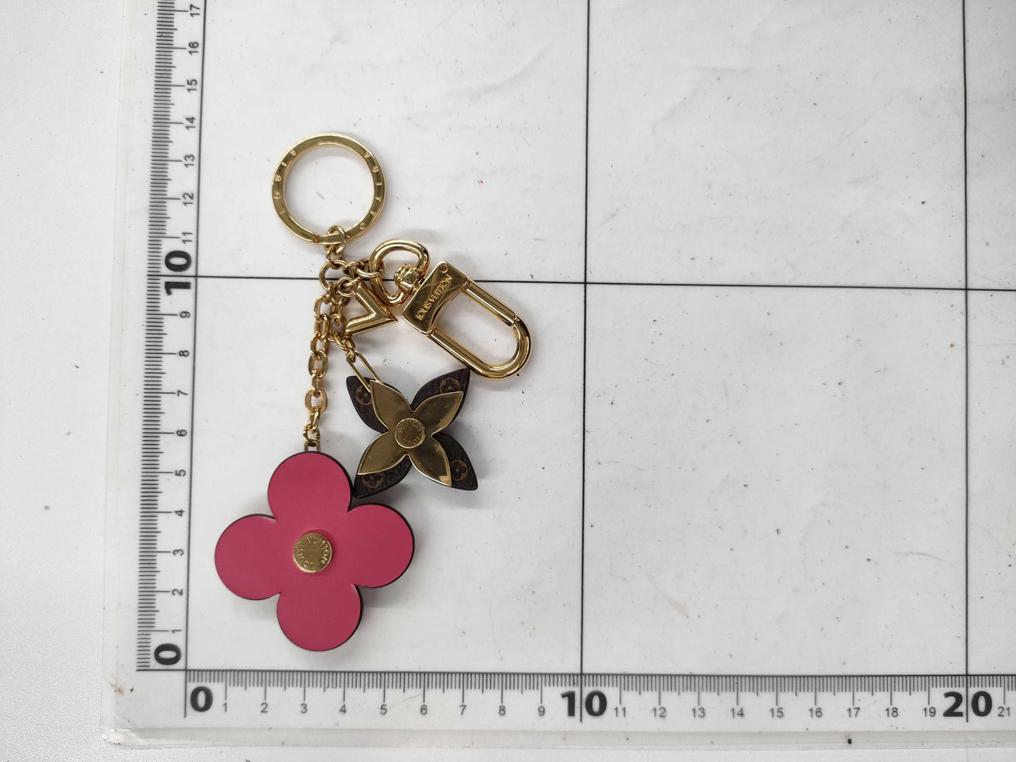 LOUIS VUITTON Blooming Flower Keychain M63084 OB0251 Charm