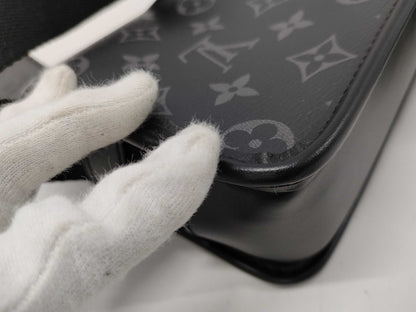 LOUIS VUITTON Bosphore Wearable Wallet M12599 RFID. Accessories: Receipt, Box, Paper Bag, Dust Bag, Shoulder Bag.