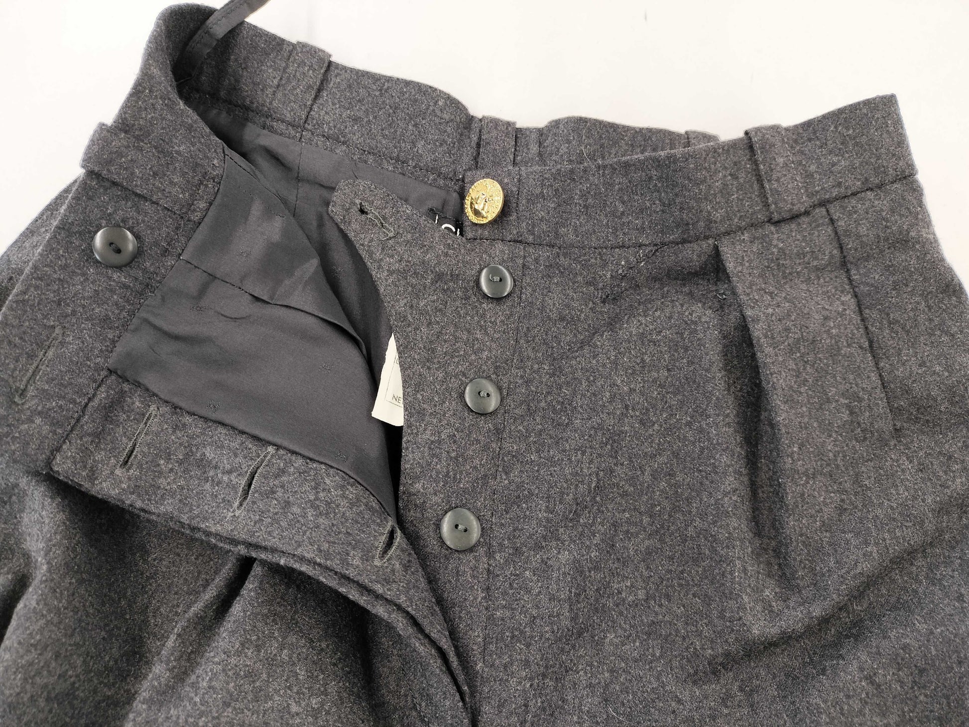 CHANEL Gray Size 36 Women's Pants