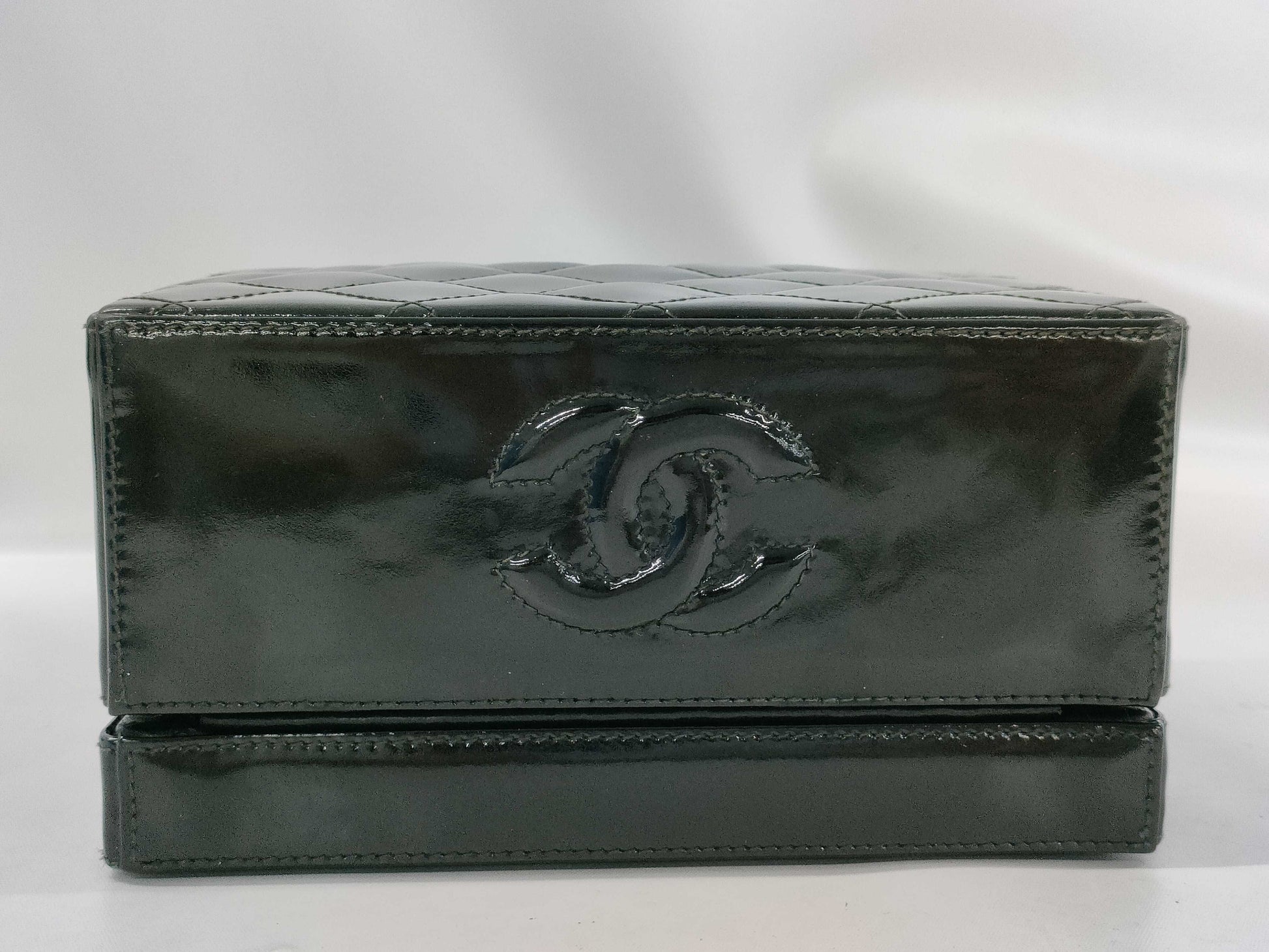 CHANEL Matelasse Shoulder Patent Leather Shoulder Bag