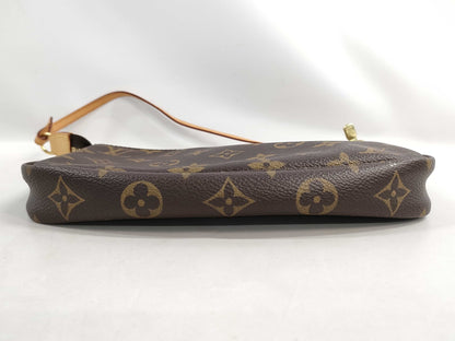 LOUIS VUITTON Accessoires Monogram Pouch