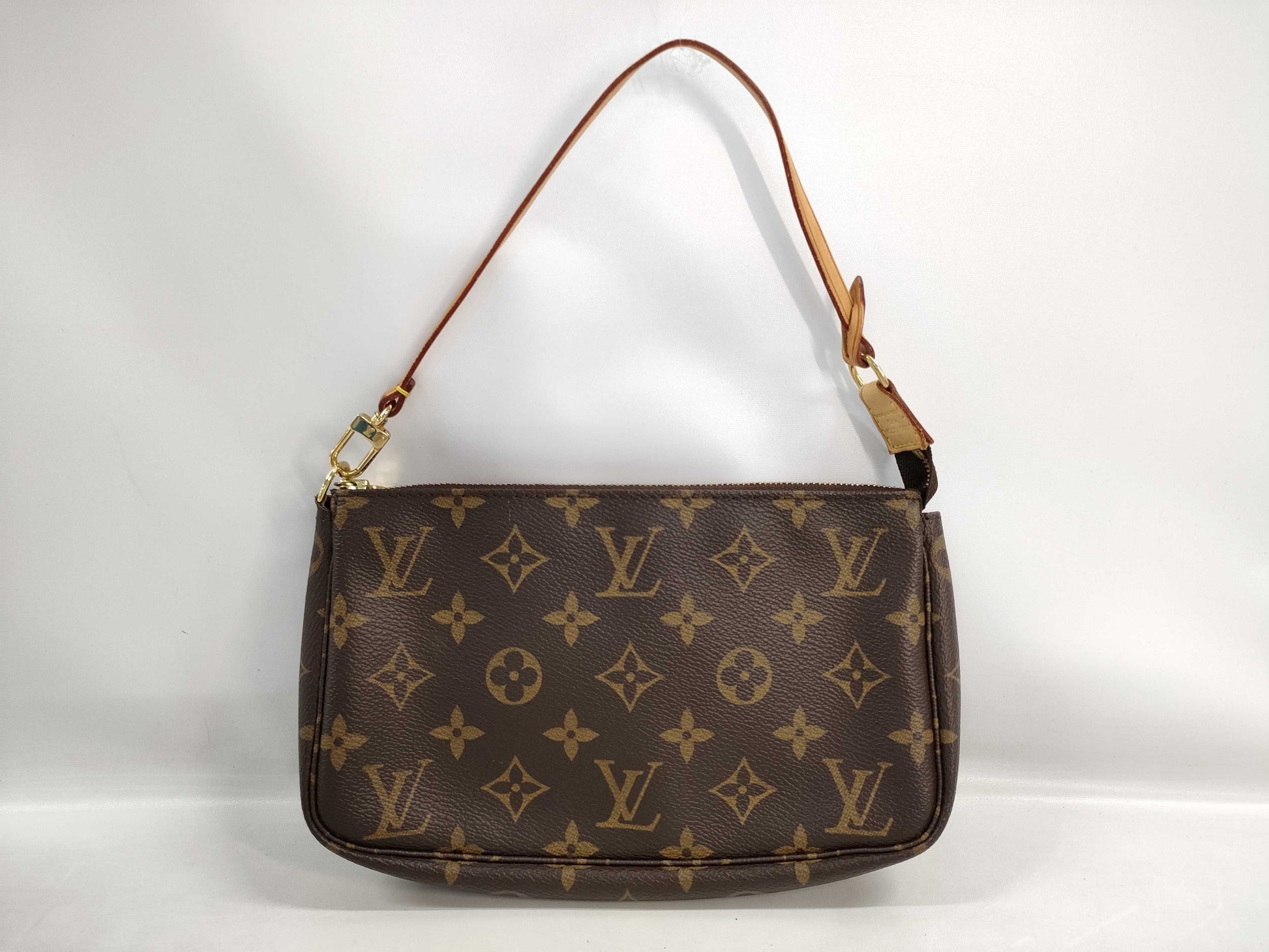 LOUIS VUITTON Accessoires Monogram Pouch
