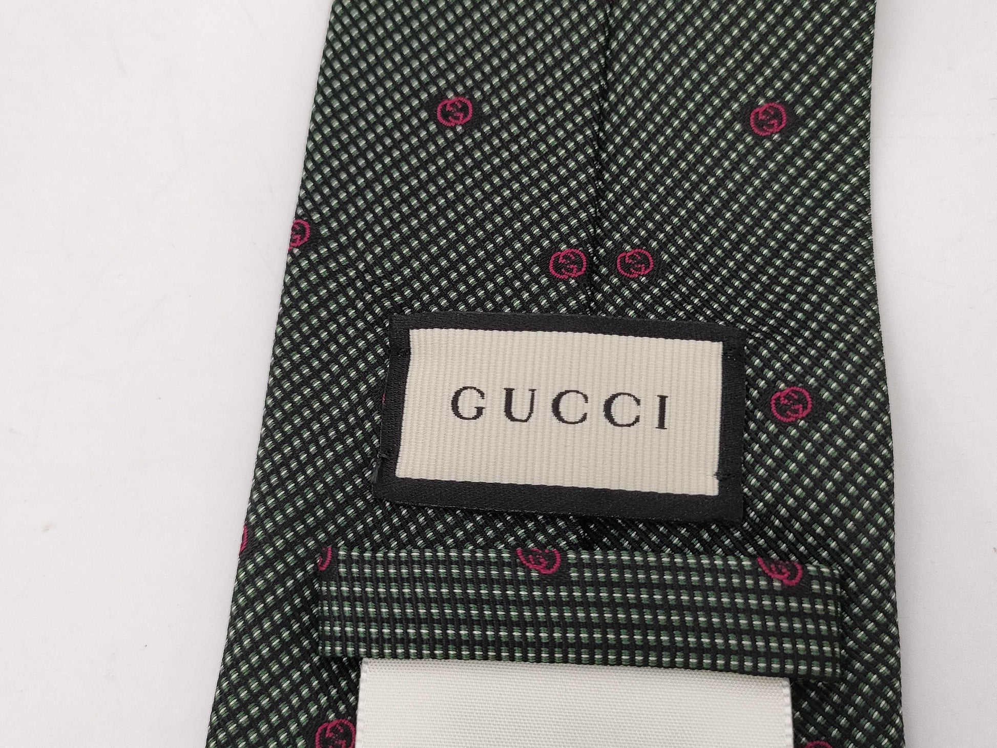 GUCCI Interlocking G Silk Tie and Other Accessories