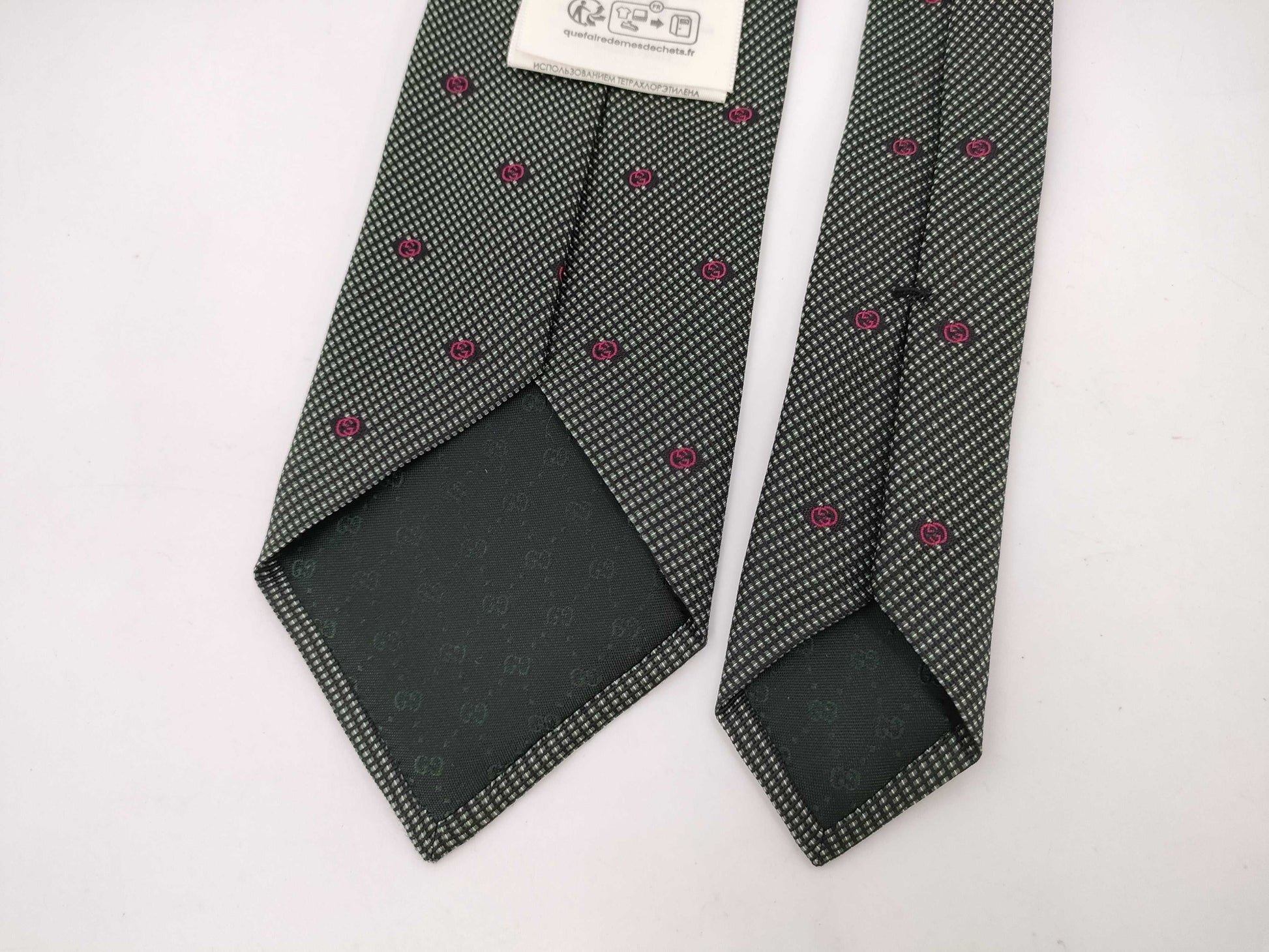 GUCCI Interlocking G Silk Tie and Other Accessories