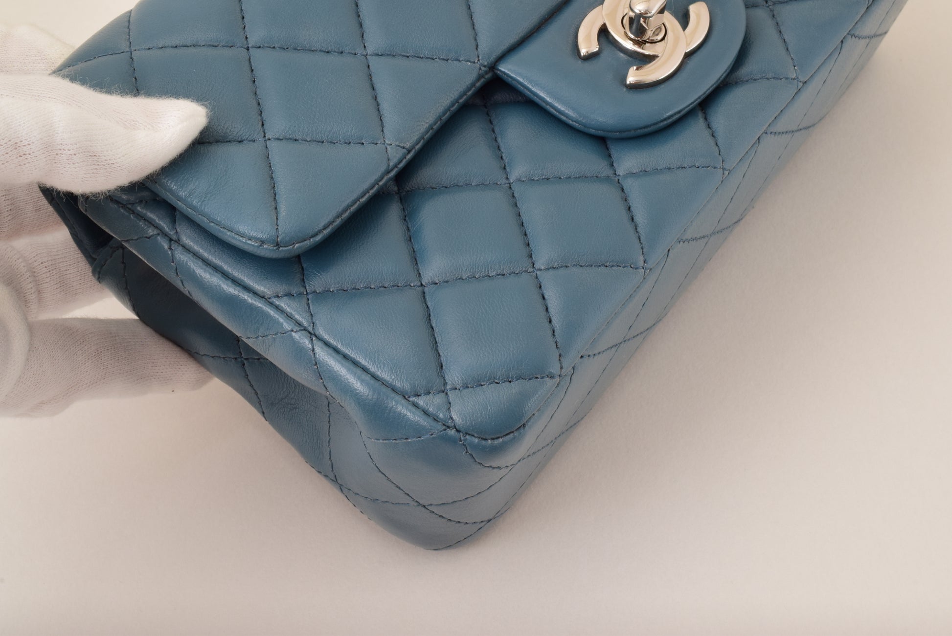 CHANEL Matelasse Minimato Chain Shoulder Bag, 20cm, Lambskin, with Sticker and Card