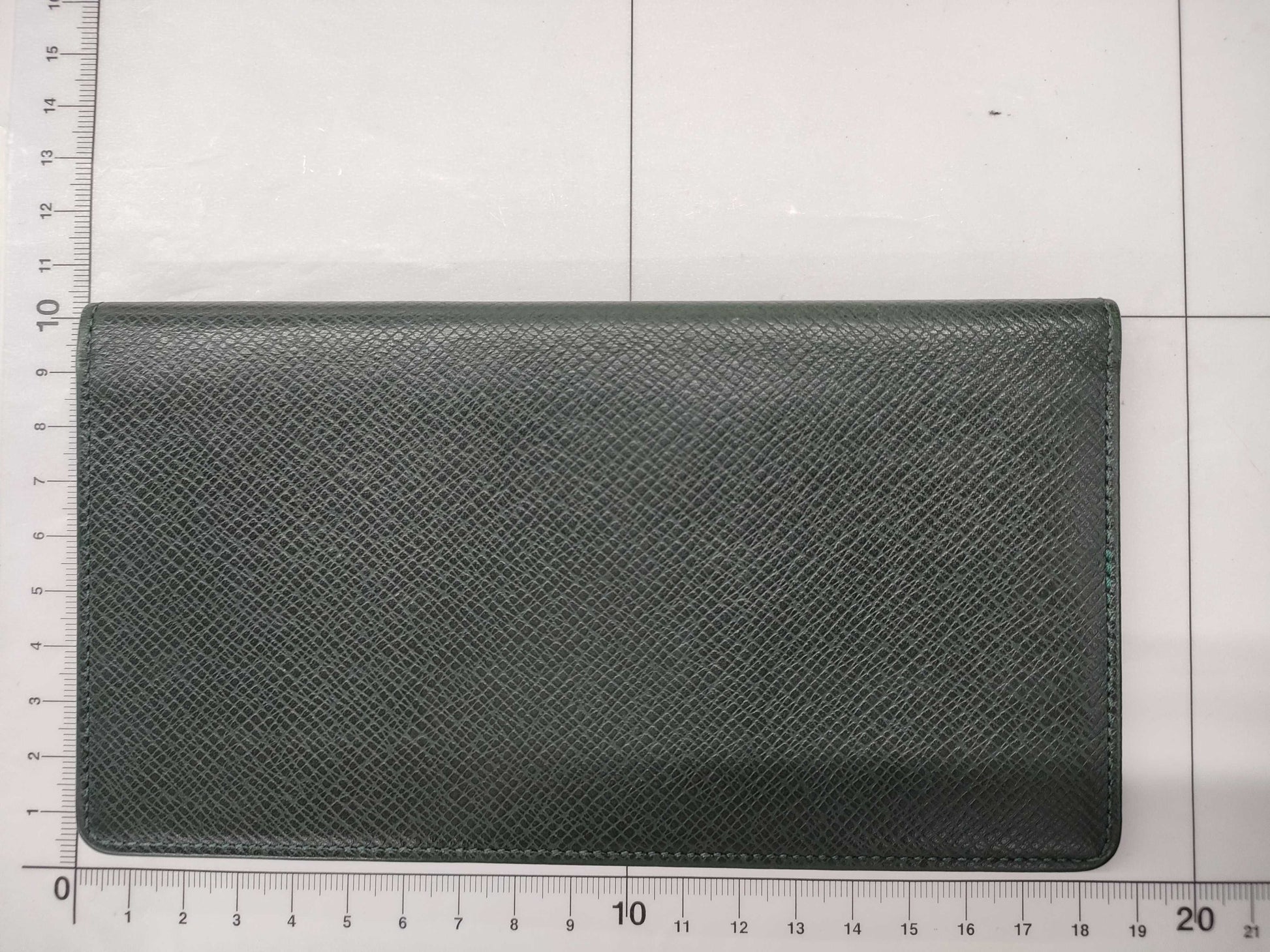 LOUIS VUITTON Taiga Long Wallet