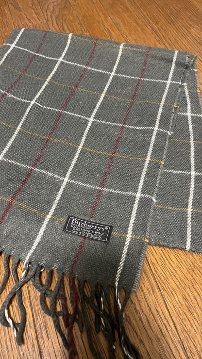 BURBERRY [Rare] BURBERRY Scarf Length: 146cm Width: 30cm 100% Wool Rare Color Gray Scarf
