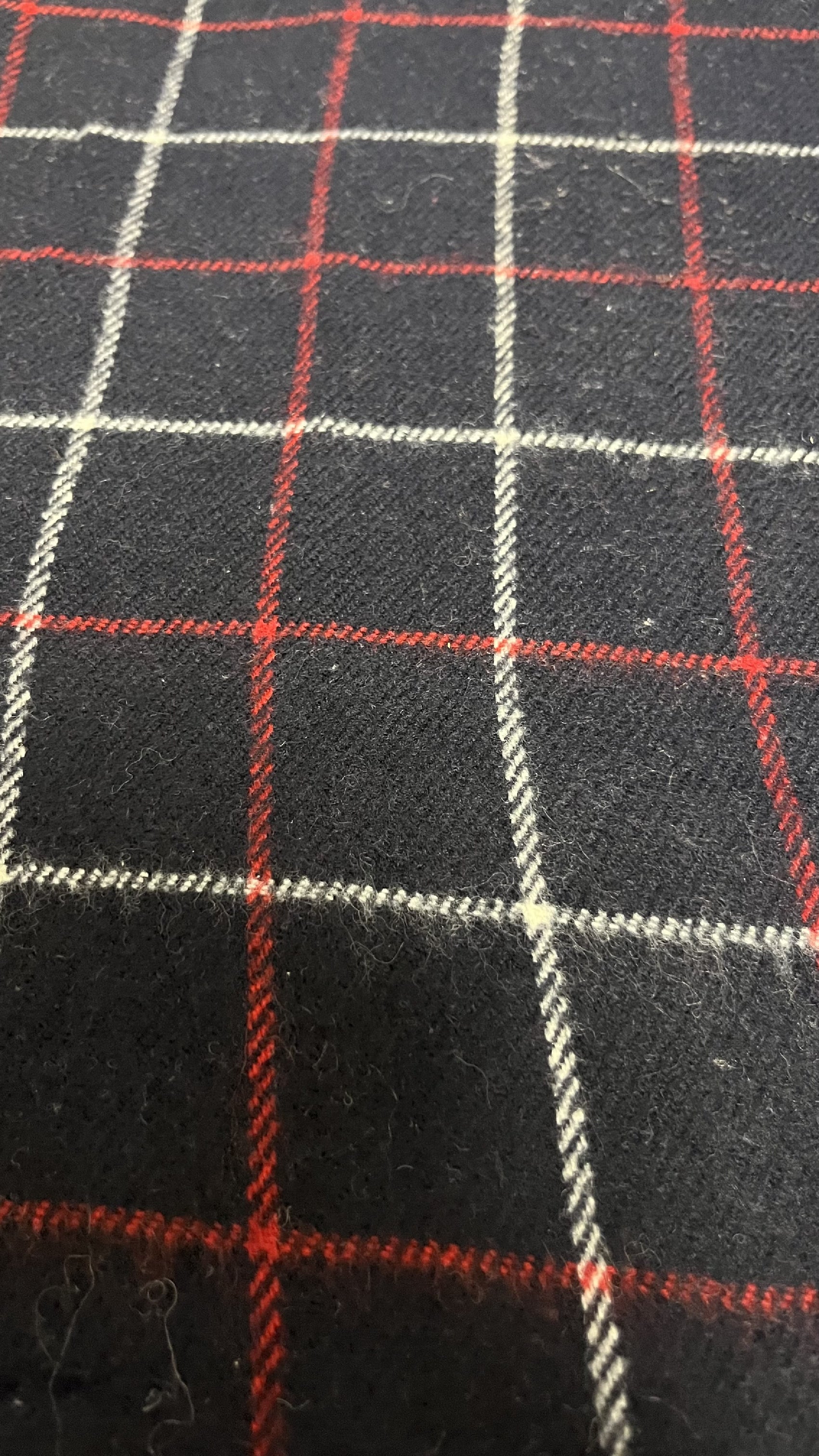 BURBERRY [Rare] BURBERRY Scarf Length: 150cm Width: 31cm 100% Wool Rare Color Navy Scarf