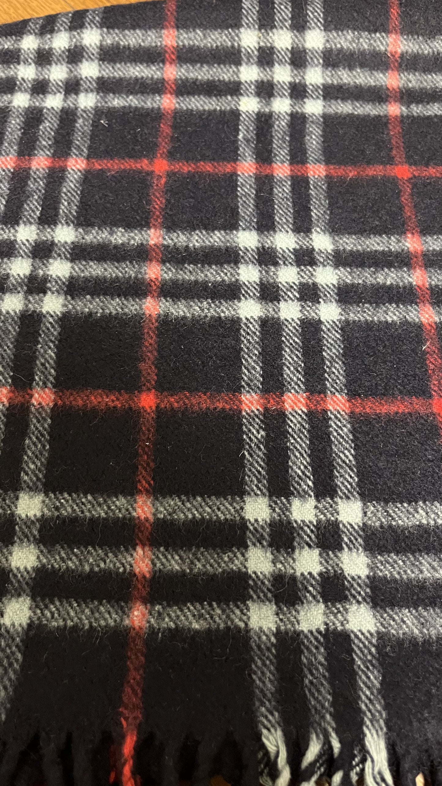BURBERRY [Rare] BURBERRY Cashmere Scarf Length: 136cm Width: 31cm 100% Cashmere Rare Color Navy Scarf