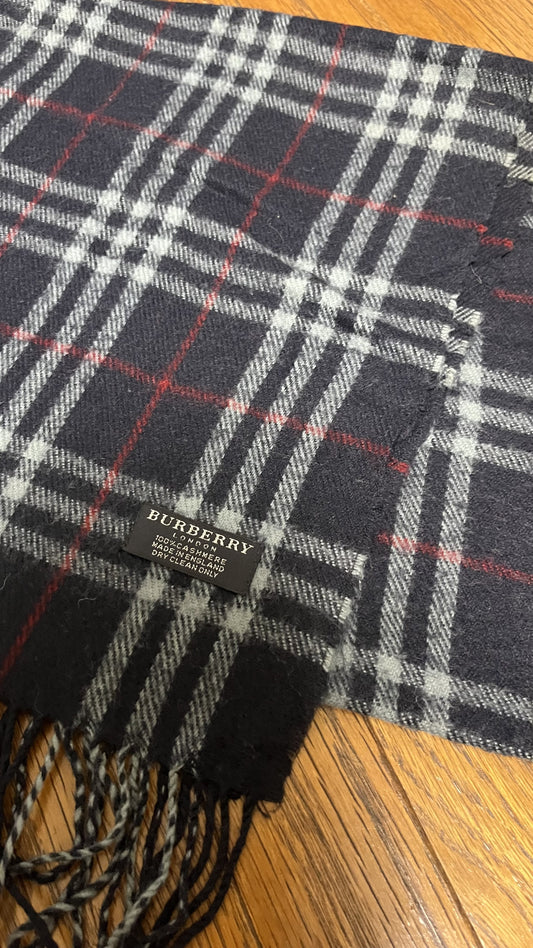 BURBERRY [Rare] Cashmere Scarf Length: 142cm Width: 31cm 100% Cashmere Rare Color Navy Scarf