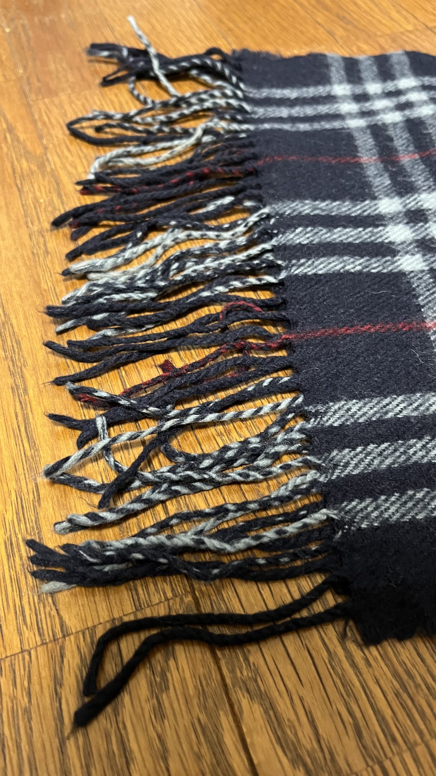 BURBERRY [Rare] Cashmere Scarf Length: 142cm Width: 31cm 100% Cashmere Rare Color Navy Scarf