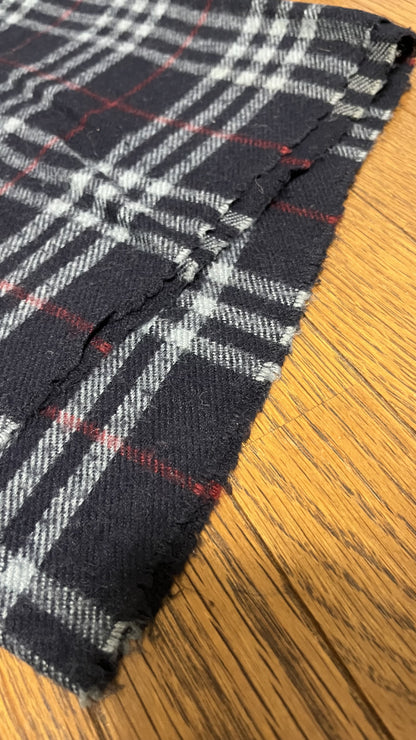 BURBERRY [Rare] Cashmere Scarf Length: 142cm Width: 31cm 100% Cashmere Rare Color Navy Scarf