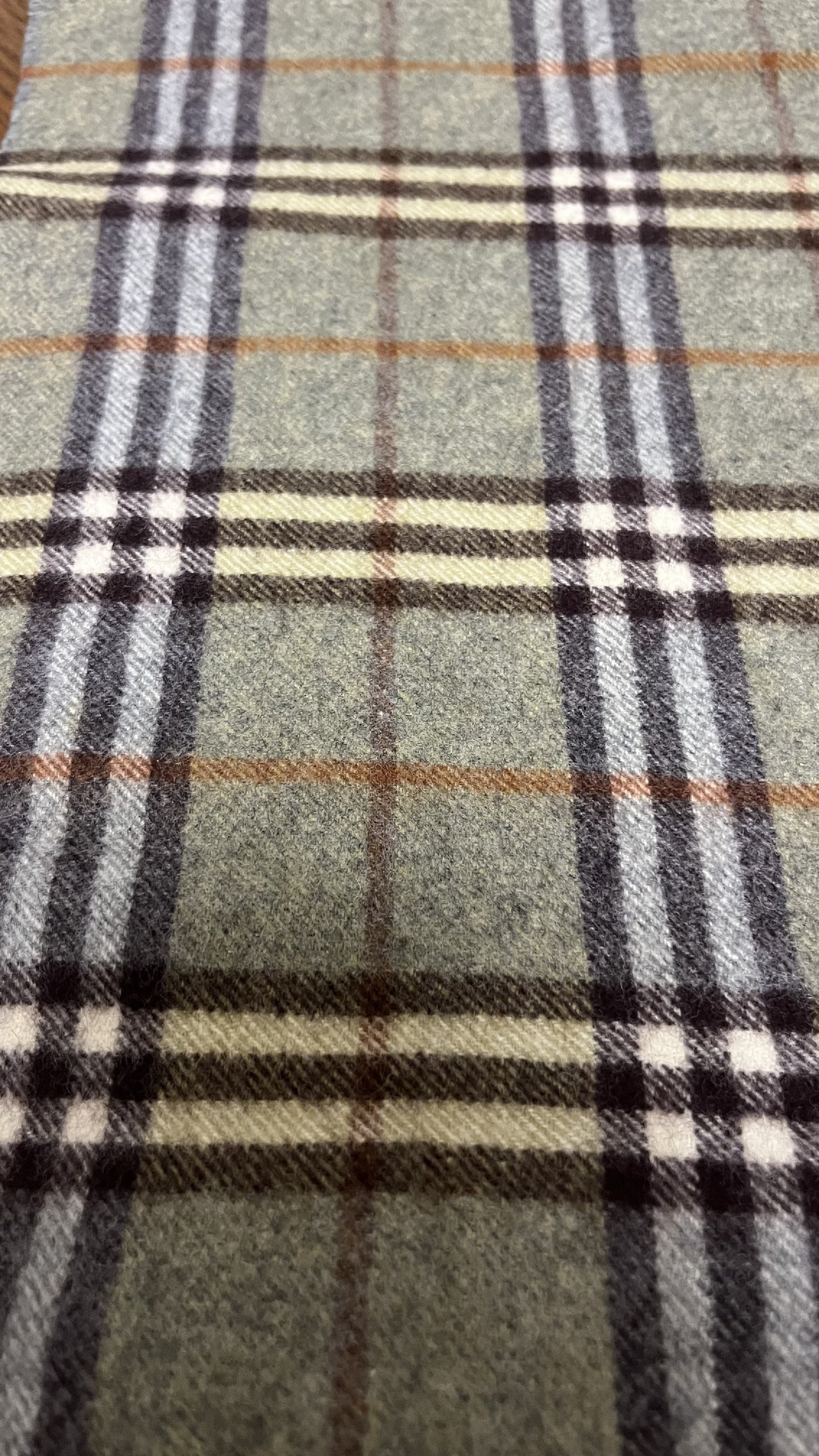 BURBERRY [Rare] Cashmere Scarf Length: 168cm Width: 30cm 100% Cashmere Rare Color Khaki Scarf
