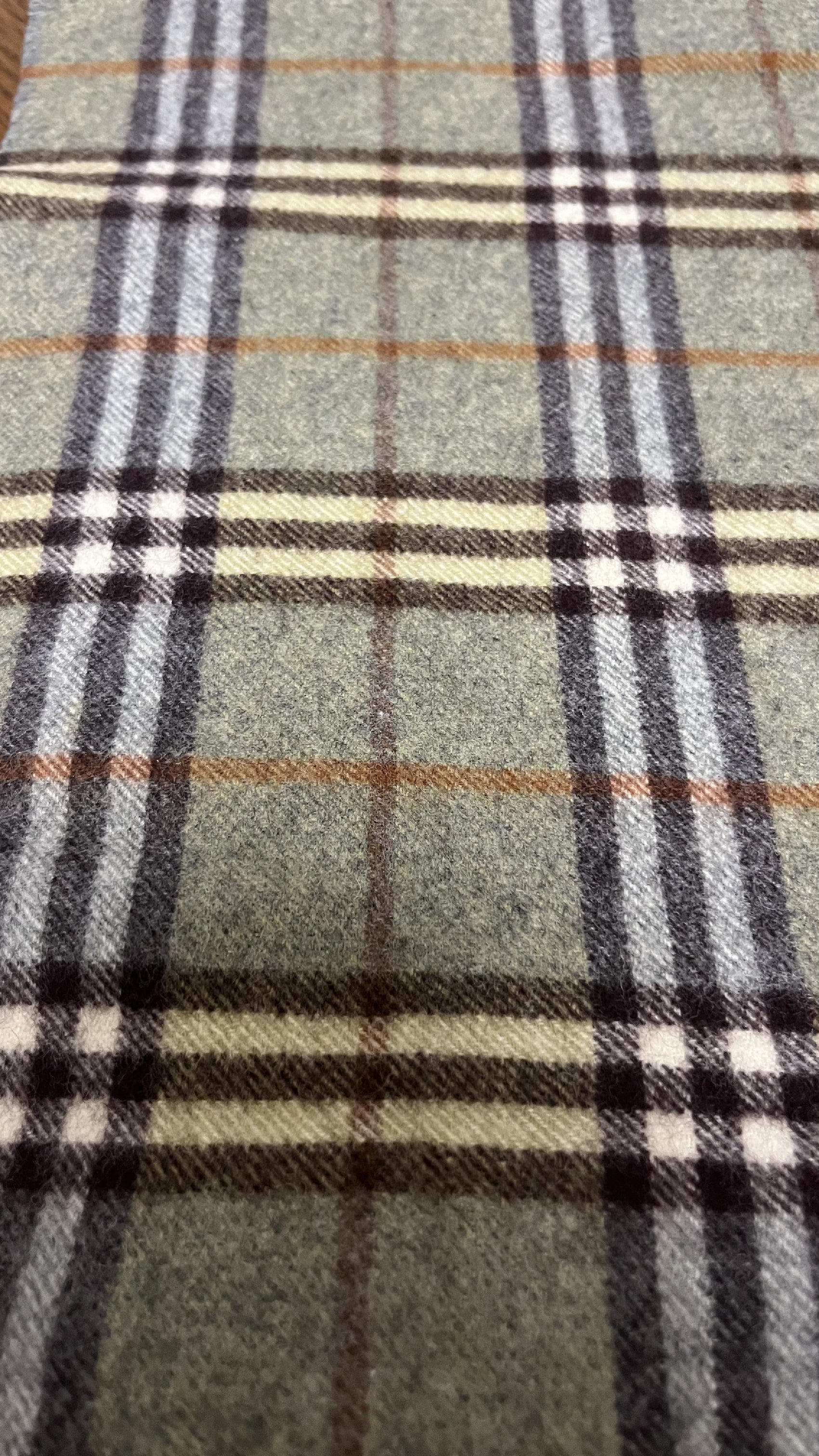 BURBERRY [Rare] Cashmere Scarf Length: 168cm Width: 30cm 100% Cashmere Rare Color Khaki Scarf