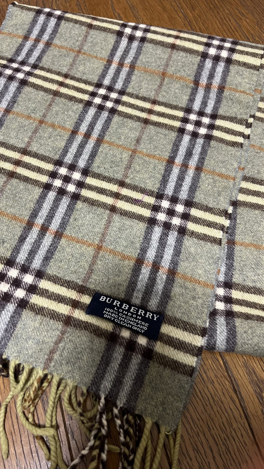BURBERRY [Rare] Cashmere Scarf Length: 168cm Width: 30cm 100% Cashmere Rare Color Khaki Scarf