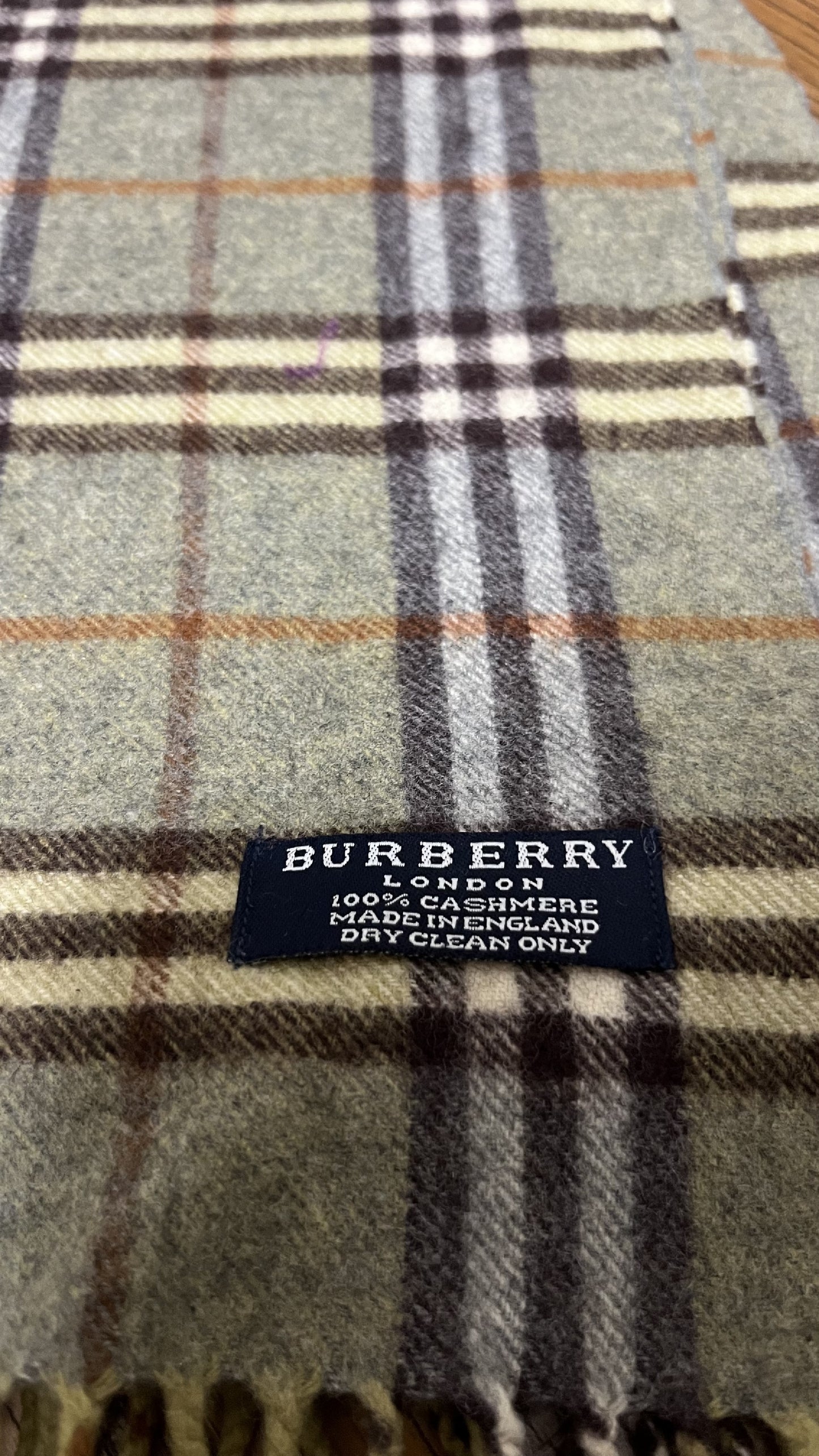 BURBERRY [Rare] Cashmere Scarf Length: 168cm Width: 30cm 100% Cashmere Rare Color Khaki Scarf