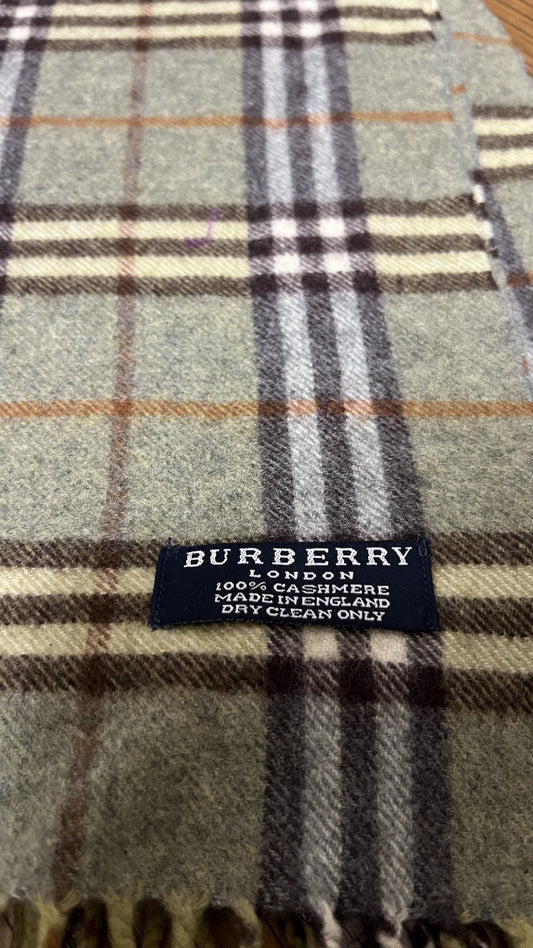 BURBERRY [Rare] Cashmere Scarf Length: 168cm Width: 30cm 100% Cashmere Rare Color Khaki Scarf