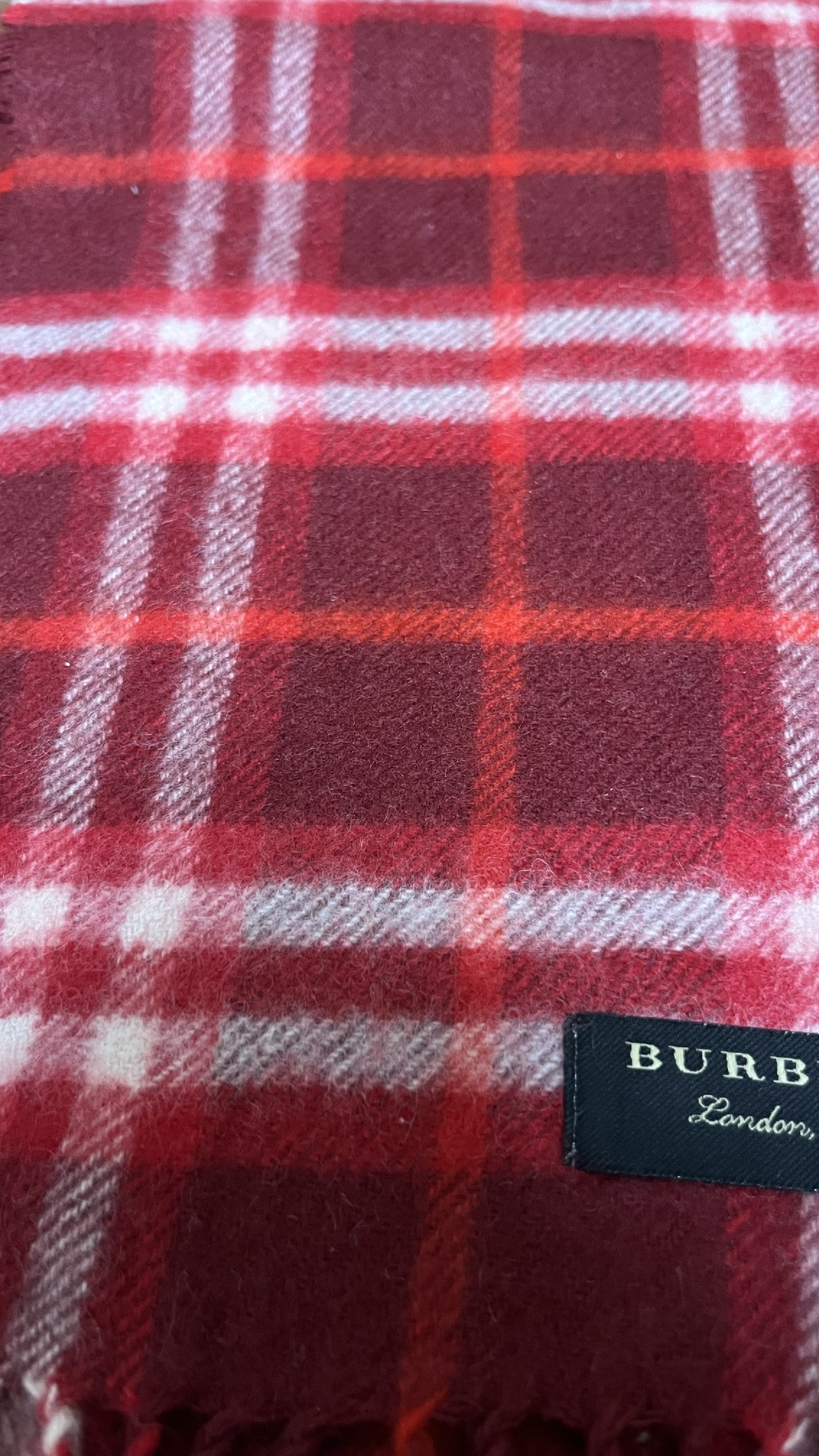 BURBERRY [Rare] Cashmere Scarf Length: 120cm Width: 20.5cm 100% Cashmere Rare Color Red Scarf