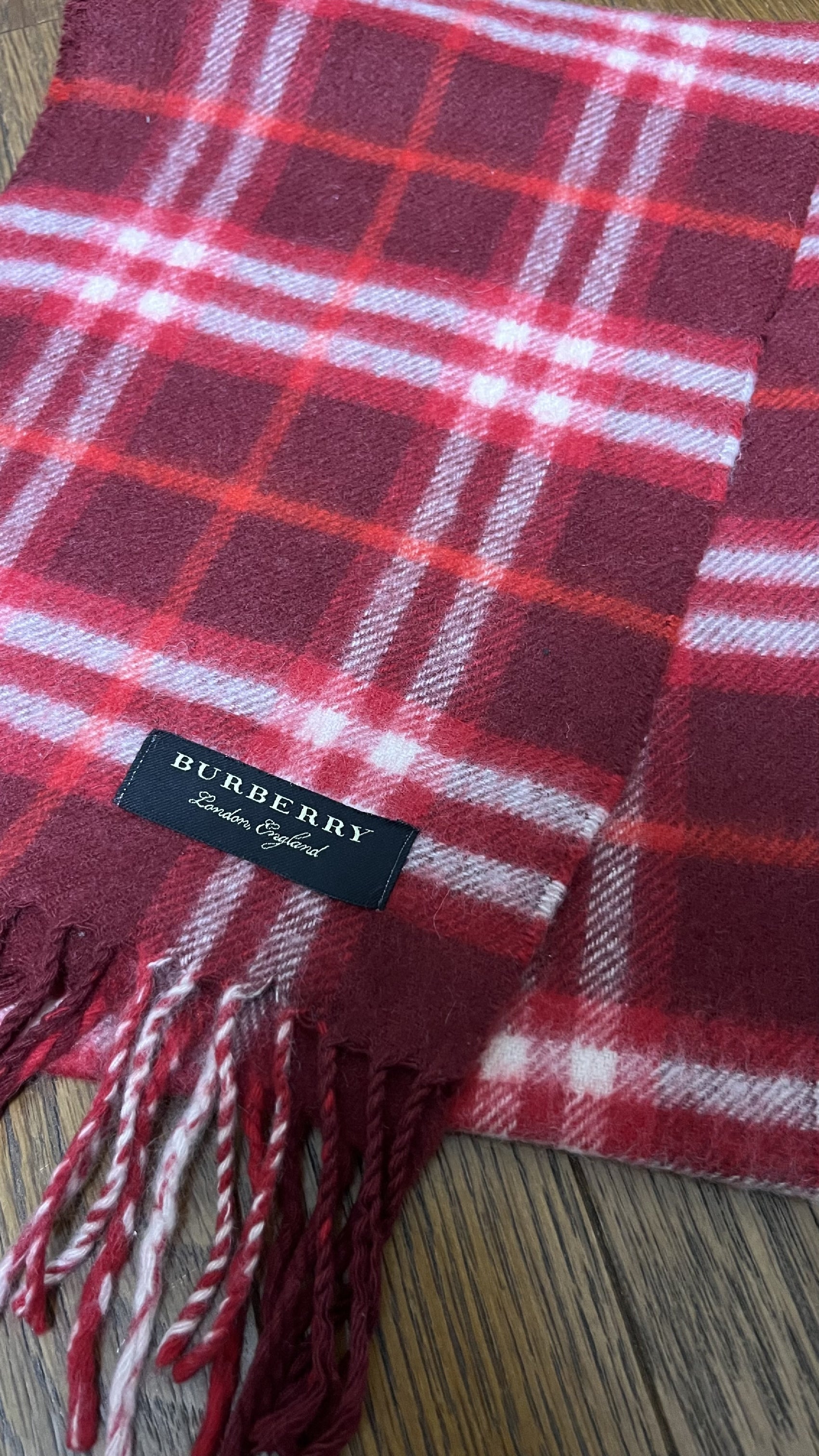 BURBERRY [Rare] Cashmere Scarf Length: 120cm Width: 20.5cm 100% Cashmere Rare Color Red Scarf