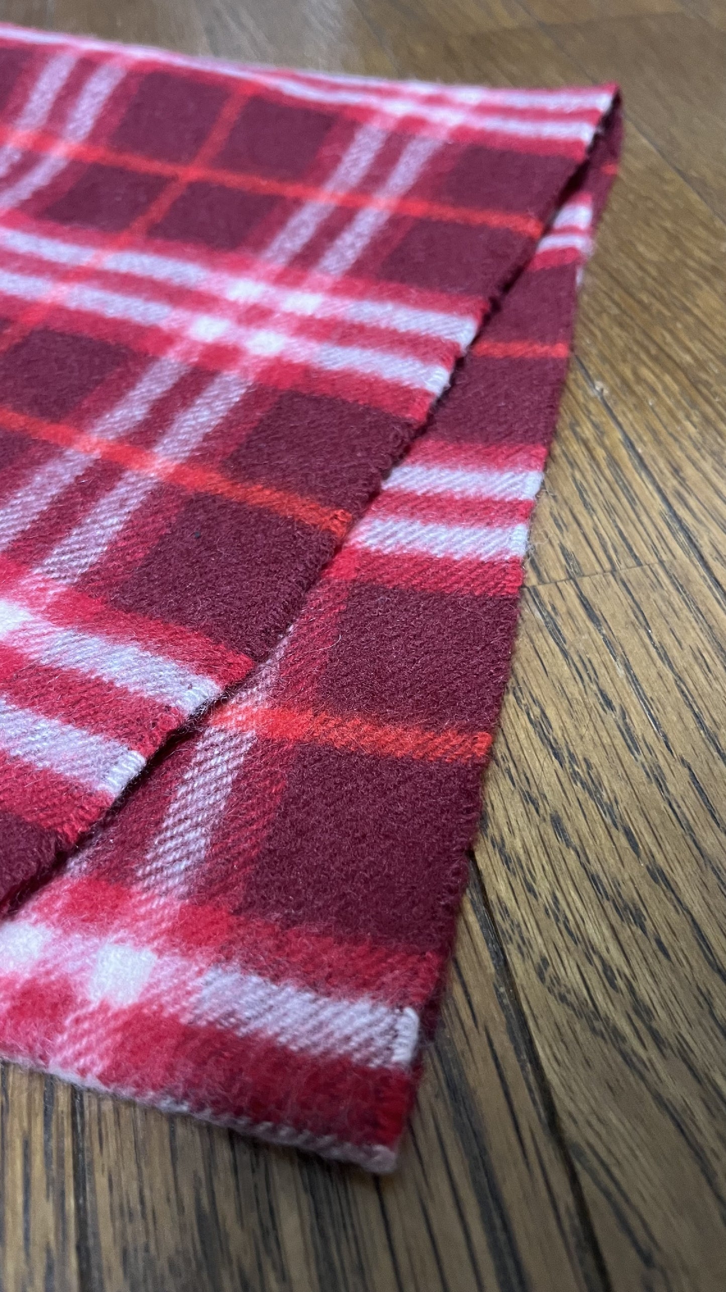BURBERRY [Rare] Cashmere Scarf Length: 120cm Width: 20.5cm 100% Cashmere Rare Color Red Scarf