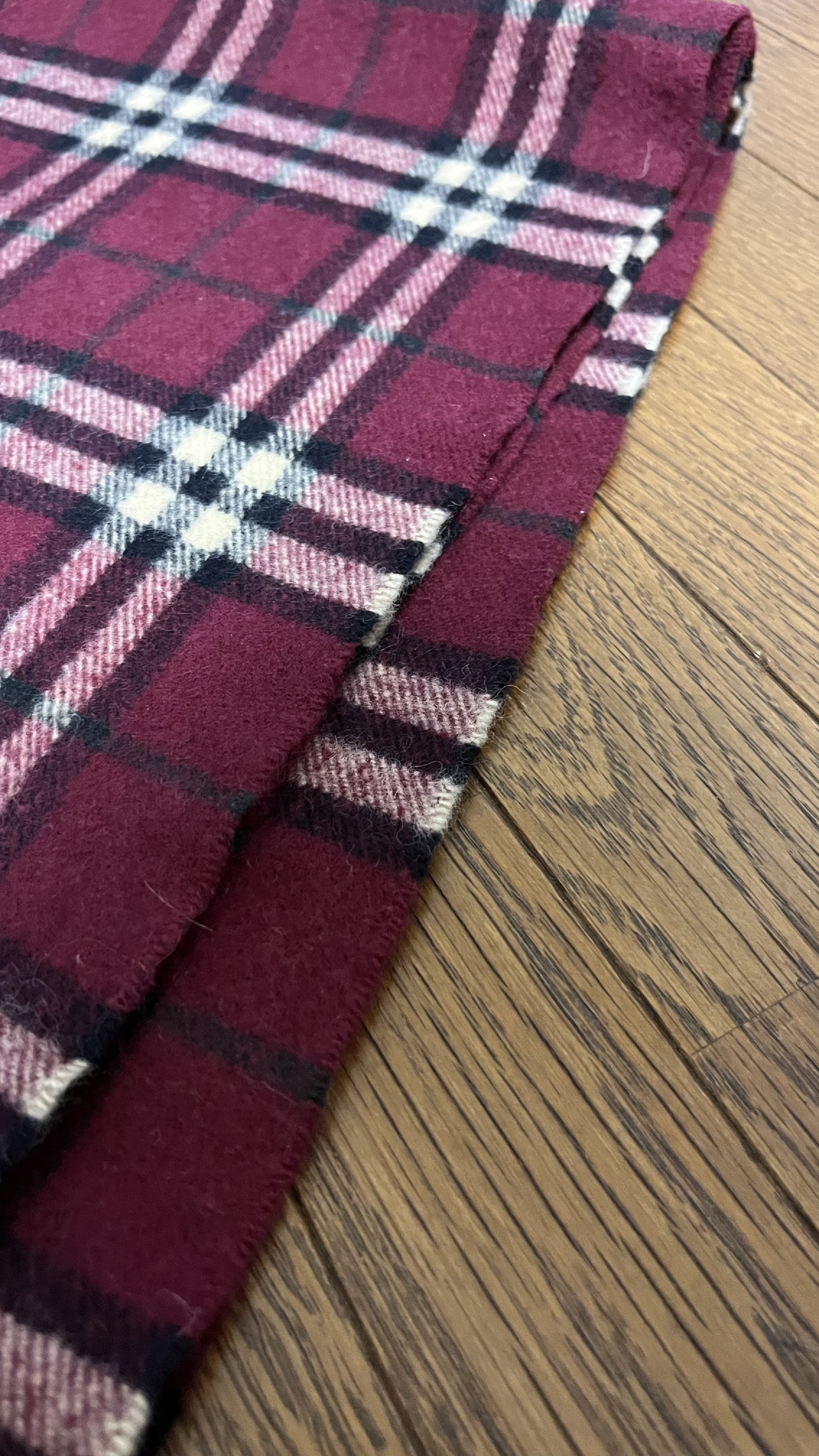 BURBERRY [Rare] Cashmere Scarf Length: 158cm Width: 30cm 100% Cashmere Rare Color Red Scarf