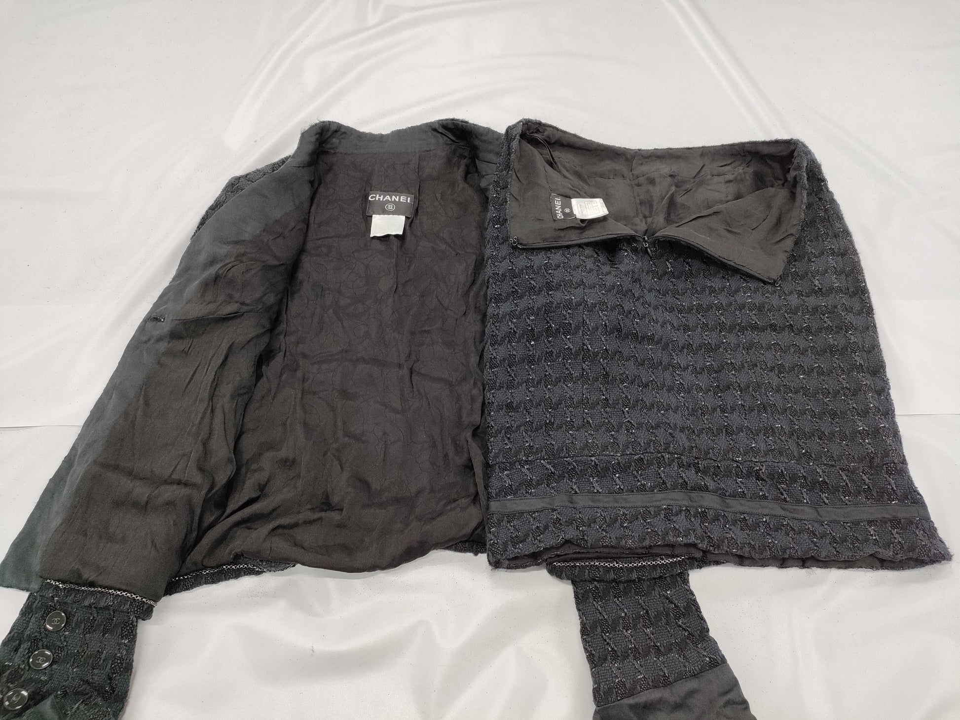 CHANEL P25992V16338 Glitter Tweed Jacket Set Size 38 Other Apparel