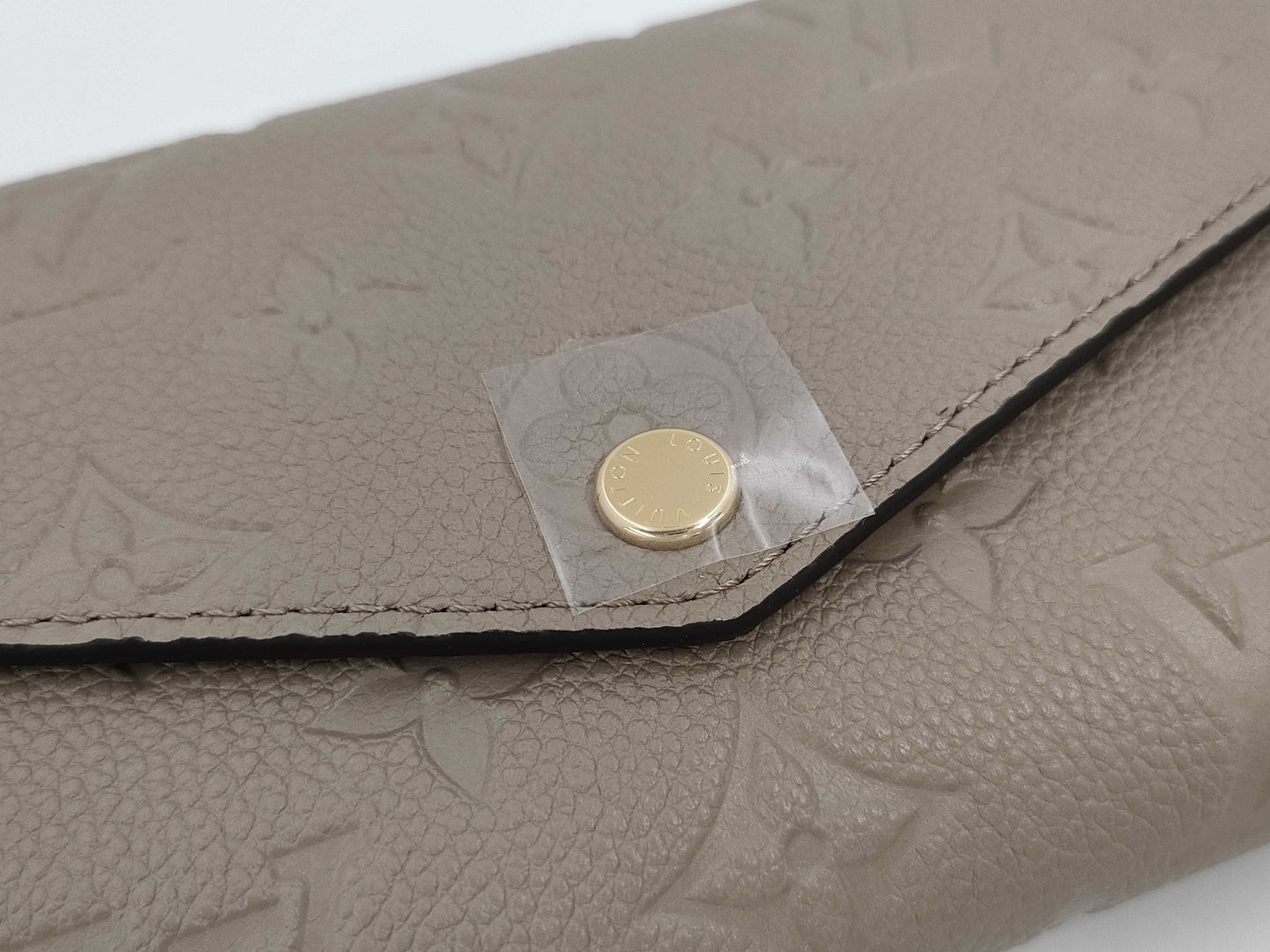 LOUIS VUITTON Vuitton M82256 Unplanted Portefeuille Sala Tourtrail Wallet