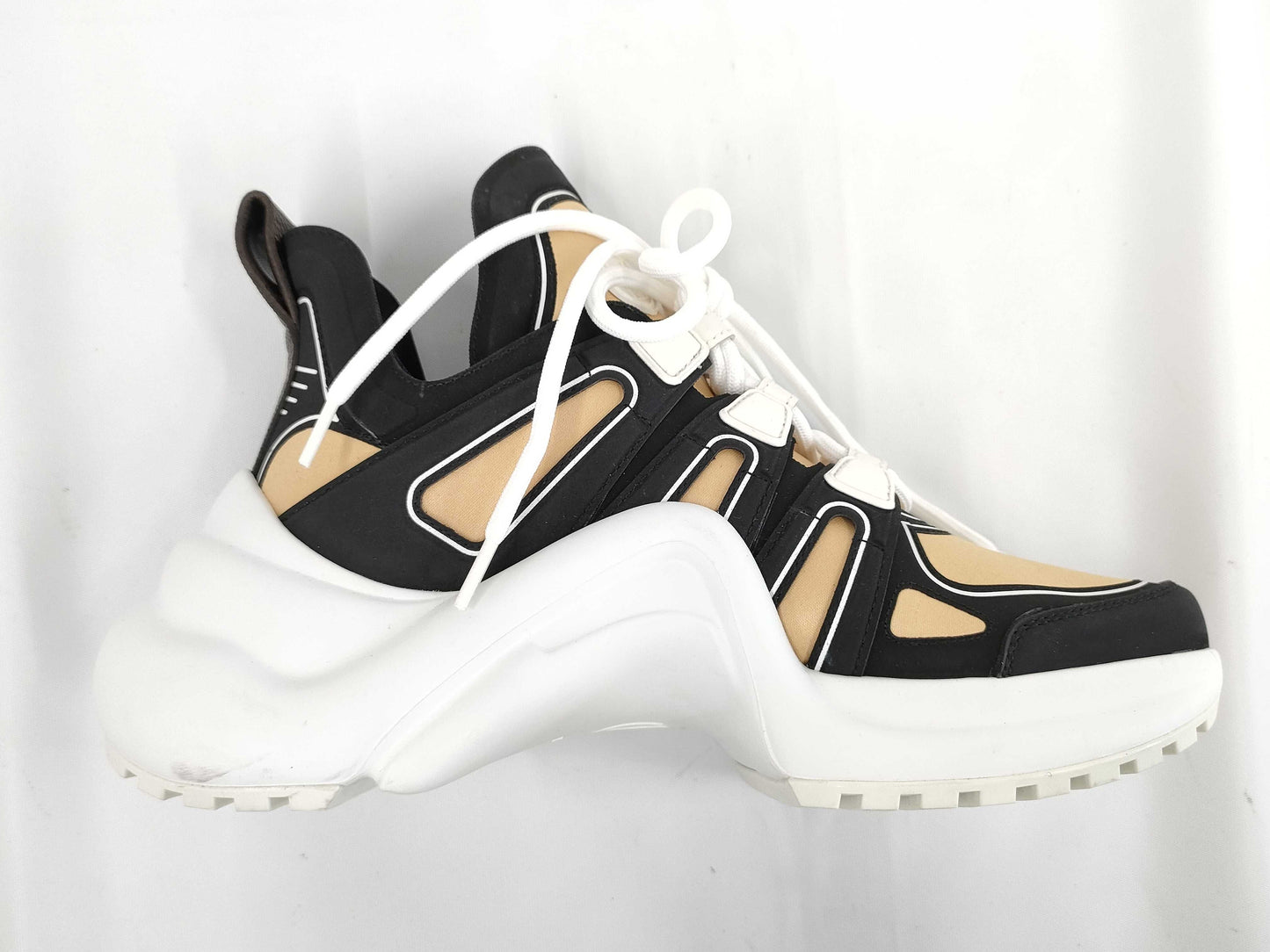 LOUIS VUITTON Arclight size 34.5 sneakers