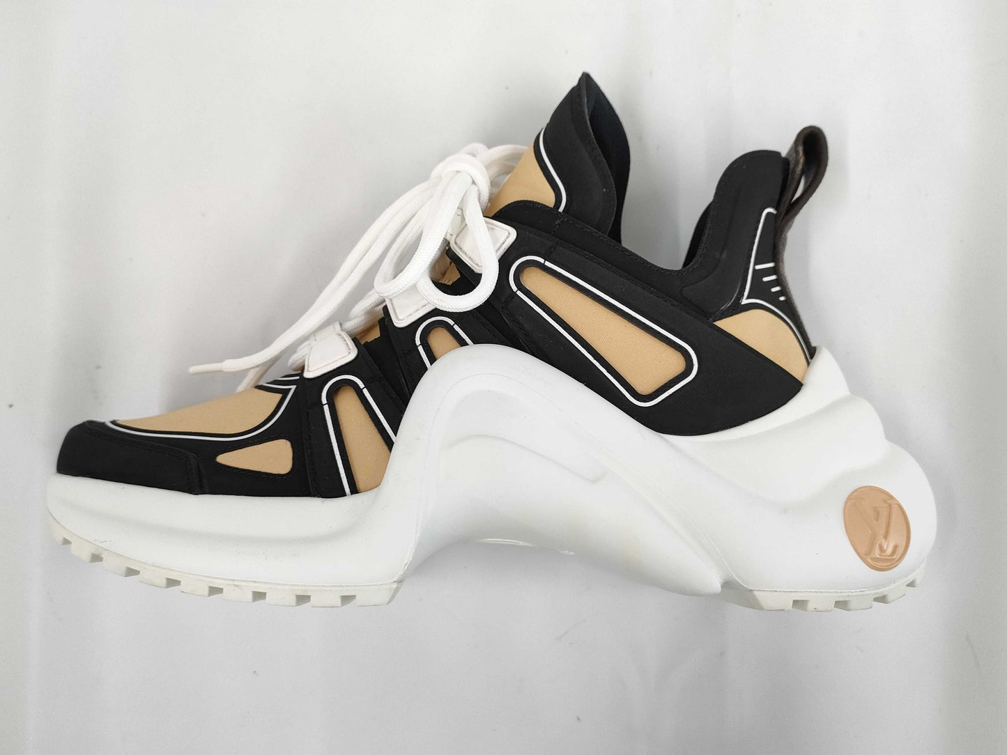 LOUIS VUITTON Arclight size 34.5 sneakers