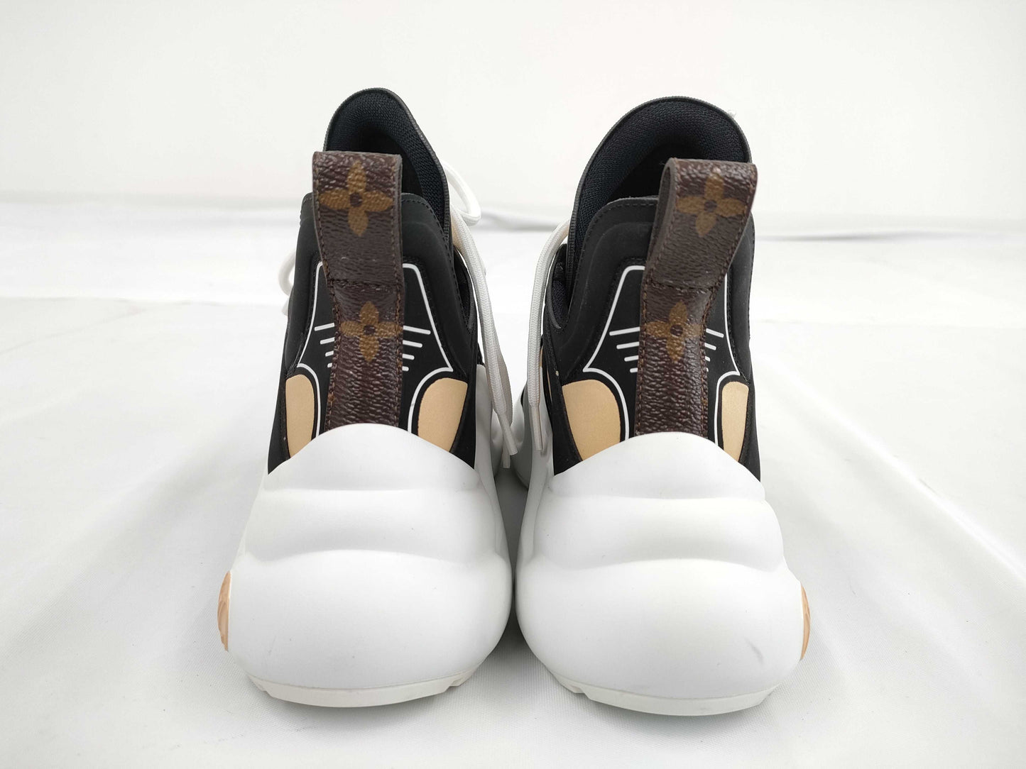 LOUIS VUITTON Arclight size 34.5 sneakers