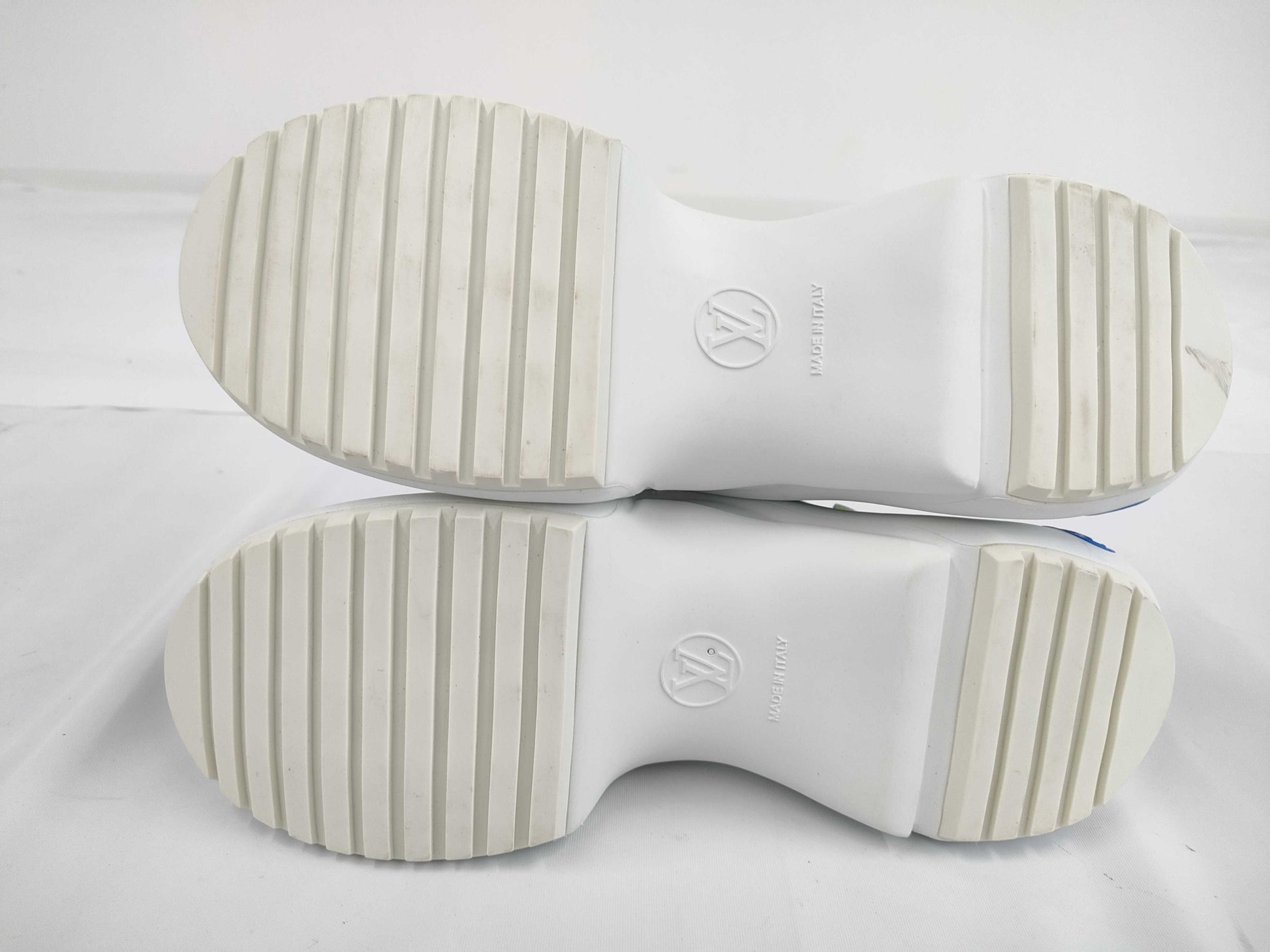 LOUIS VUITTON Arclight Blue Size 40 Sneakers