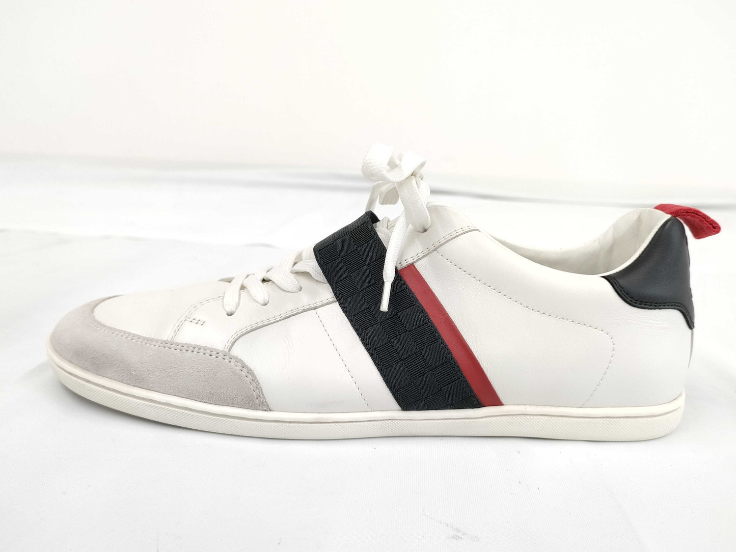 LOUIS VUITTON Sneakers L V Size 8 Sneakers