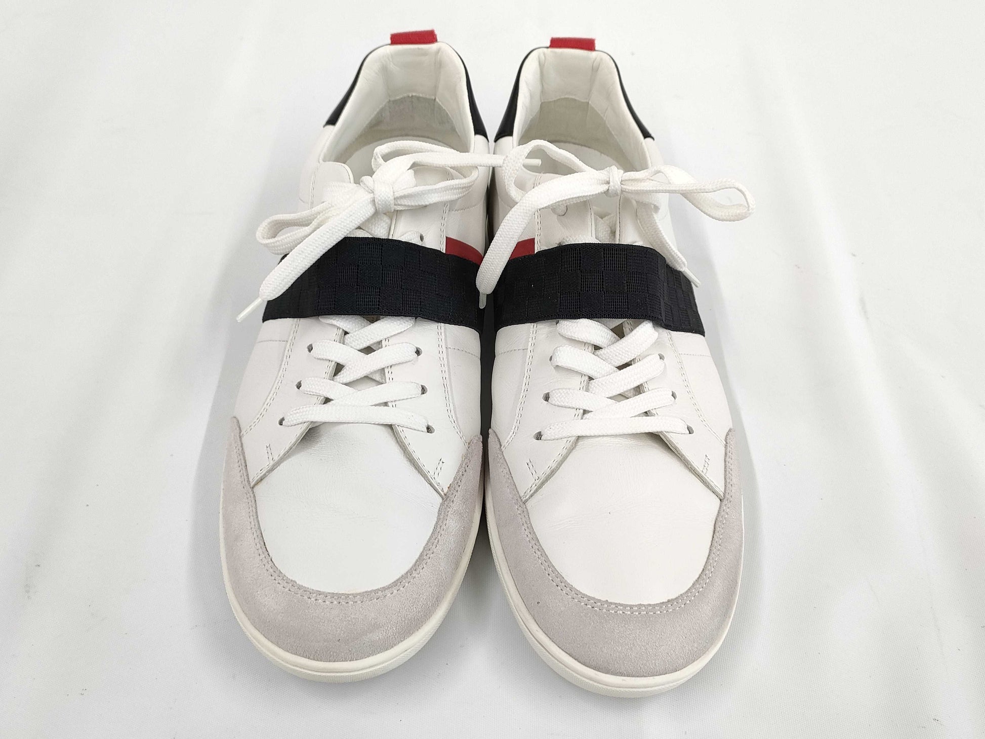 LOUIS VUITTON Sneakers L V Size 8 Sneakers
