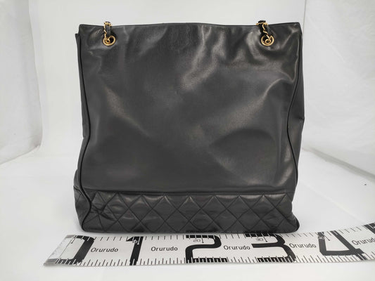 CHANEL Lambskin Chain Shoulder Black Shoulder Bag