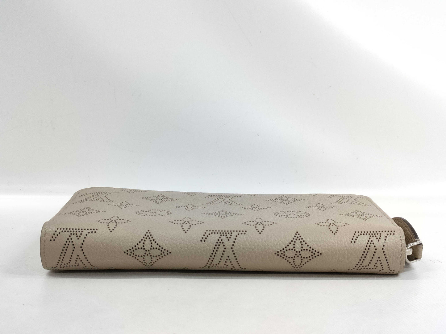 LOUIS VUITTON M69821 Monogram Mahina Zippy Wallet, Greige, with Box and Dust Bag