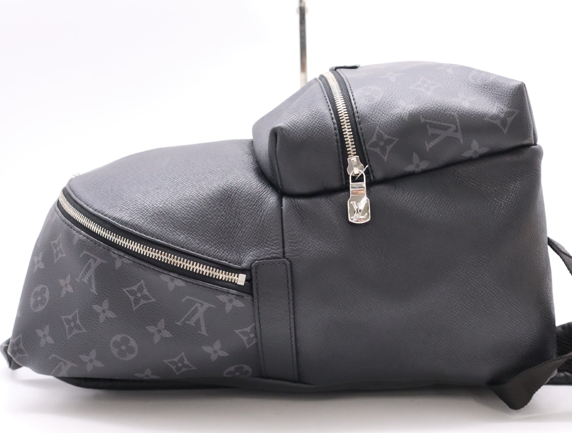 LOUIS VUITTON M30230 Discovery Backpack Noir with Dust Bag