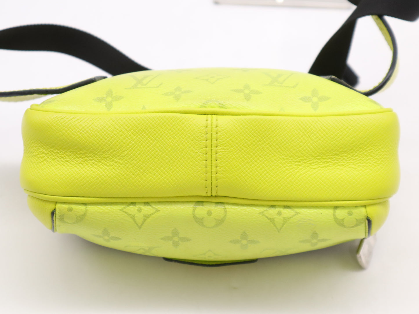 LOUIS VUITTON M30251 Taiga Rama Bum Bag Outdoor Jaune Waist Bag