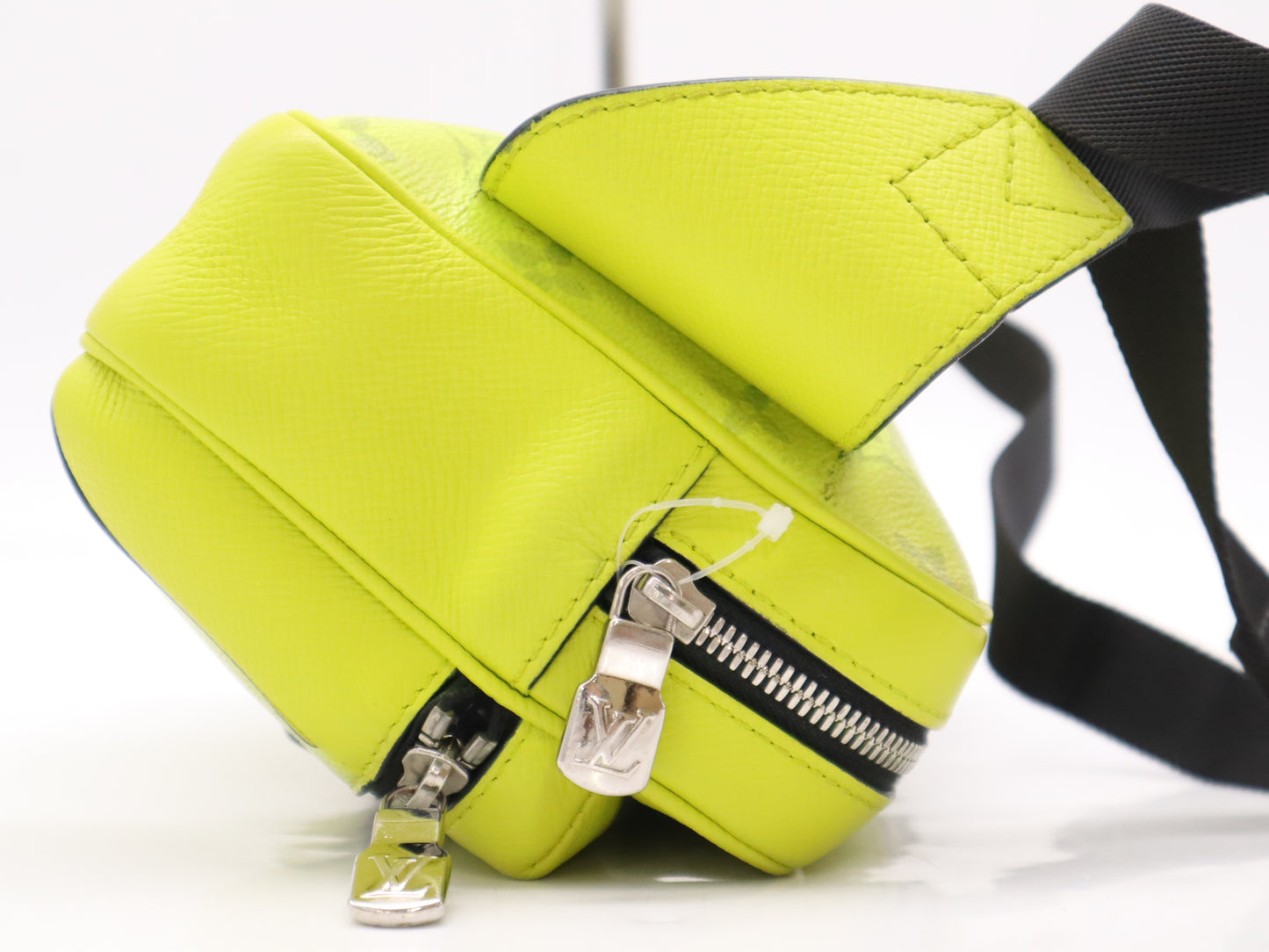 LOUIS VUITTON M30251 Taiga Rama Bum Bag Outdoor Jaune Waist Bag