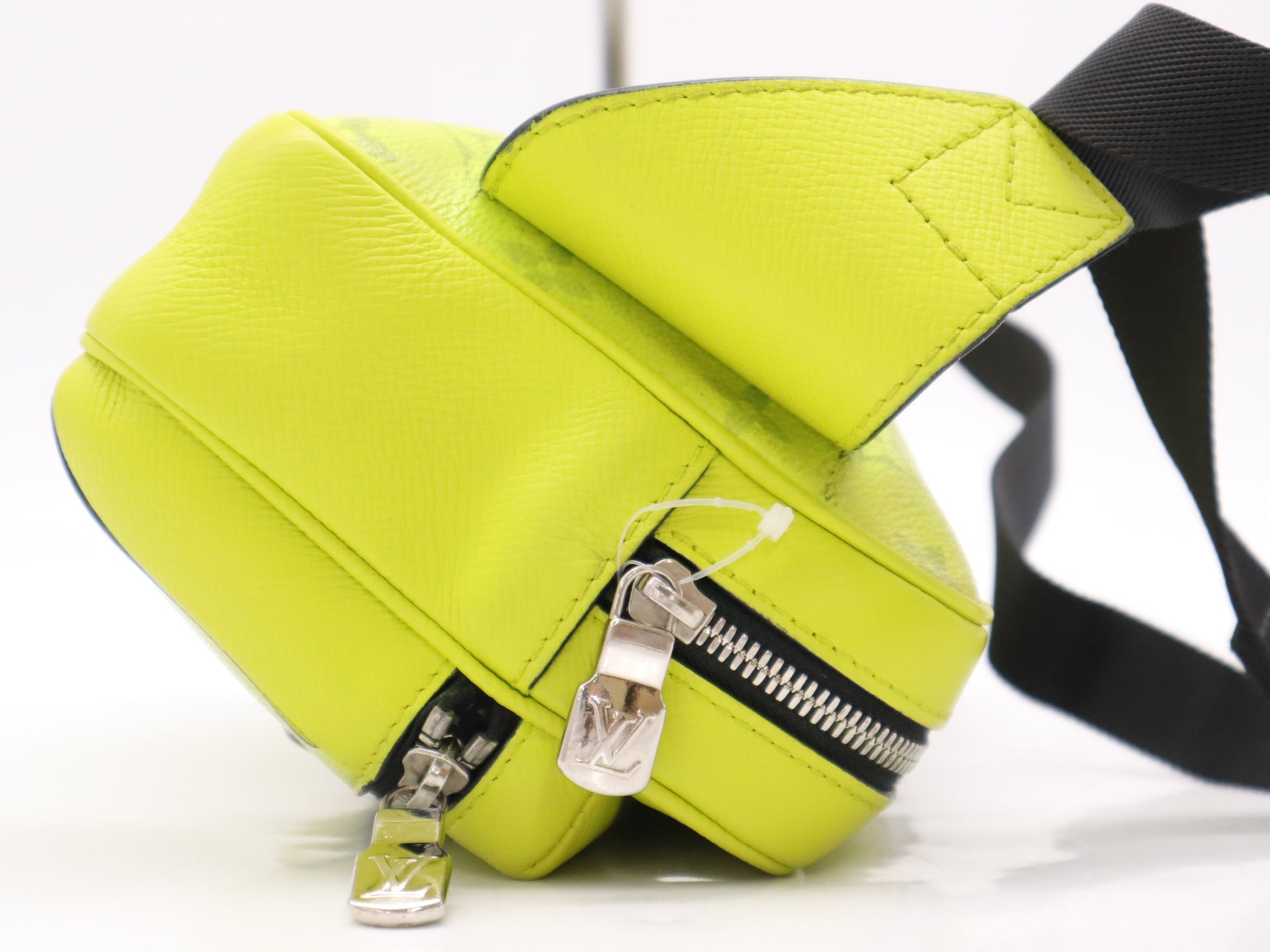 LOUIS VUITTON M30251 Taiga Rama Bum Bag Outdoor Jaune Waist Bag