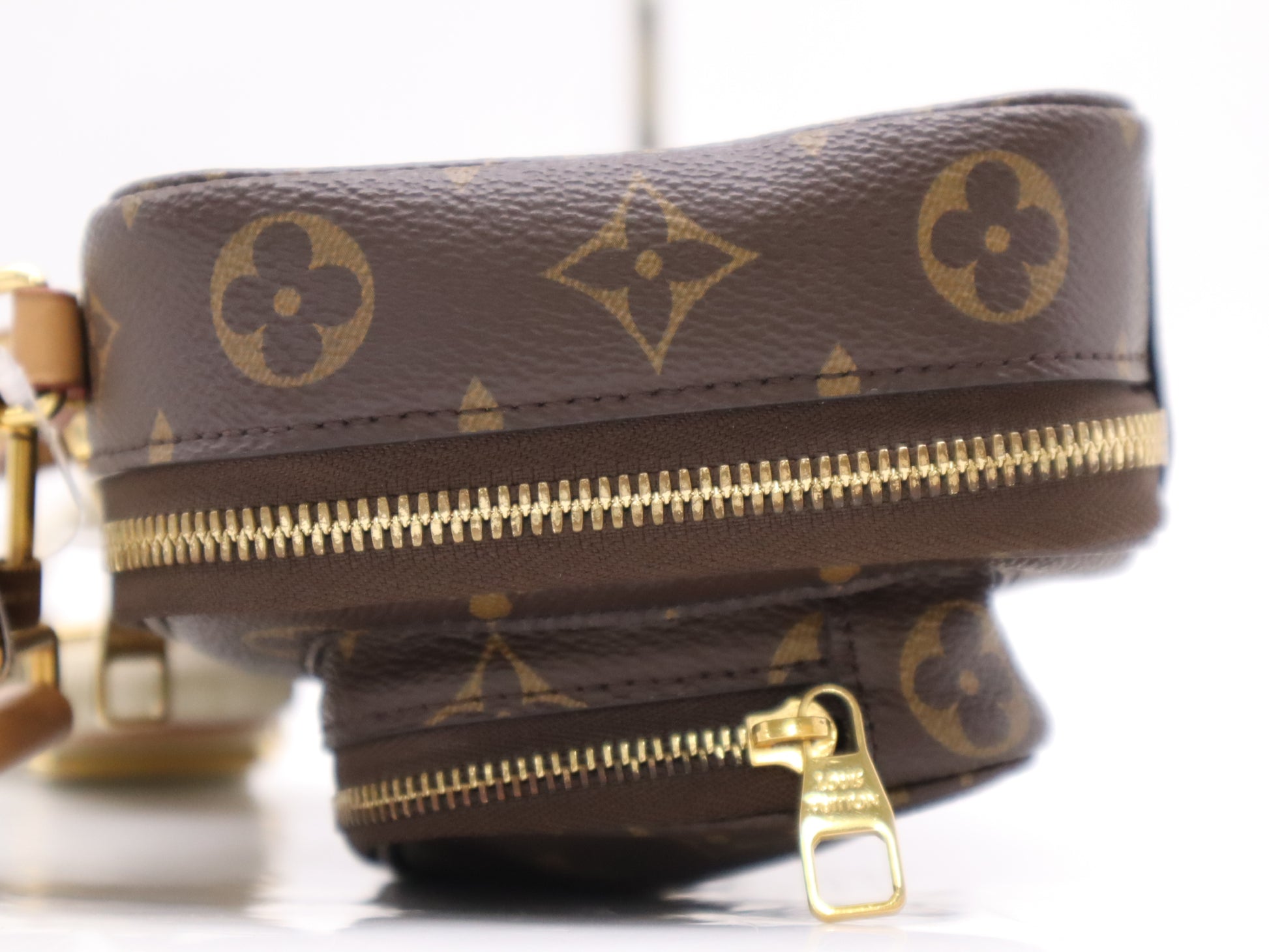 LOUIS VUITTON M80446 Monogram Utility Crossbody Shoulder Bag