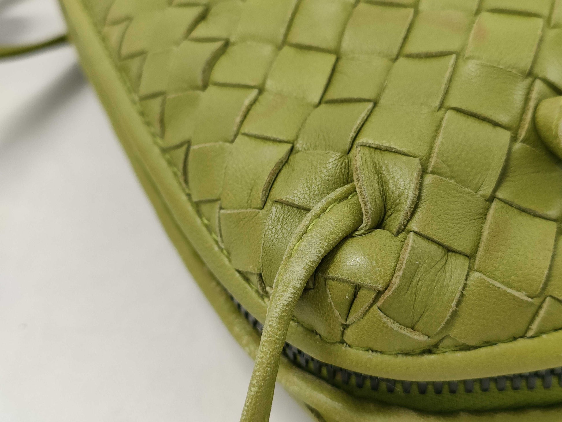 BOTTEGA VENETA Intrecciato Dini Shoulder Bag in Green Leather