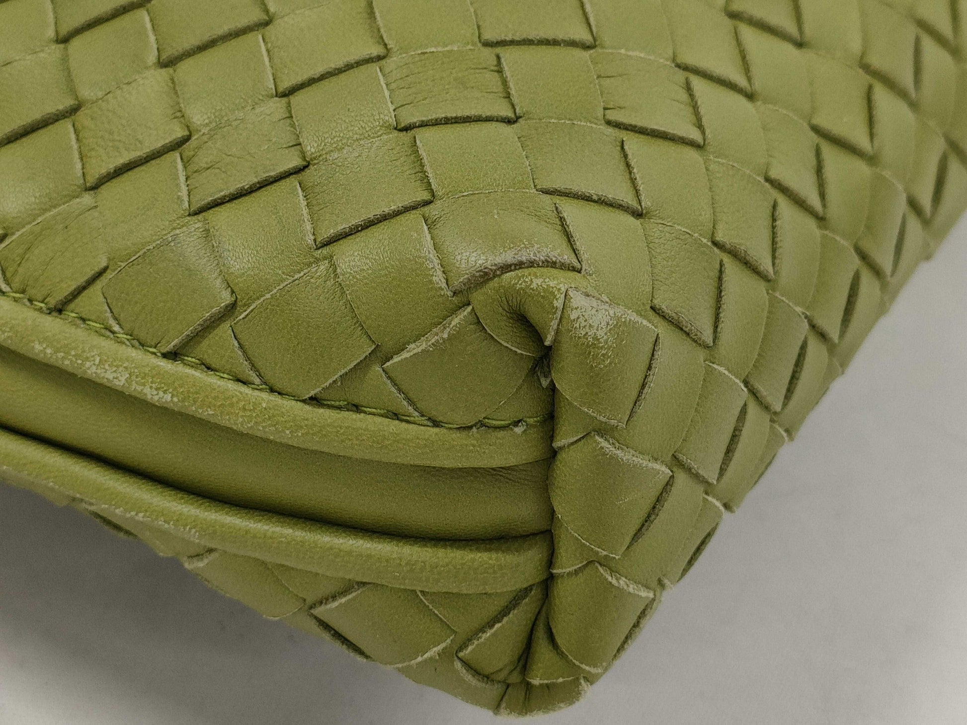 BOTTEGA VENETA Intrecciato Dini Shoulder Bag in Green Leather