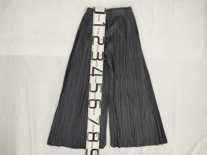 ISSEY MIYAKE Pleats Please Wide-leg Gaucho Pants, All-Over Print, Polyester, Gray, Size 3