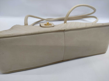 CHANEL V-Stitch Handbag